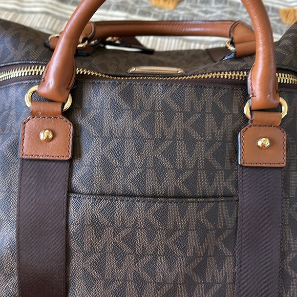 New Michael Kors Large unisex Logo Weekender Duffle Bag - Picture 3 of 12